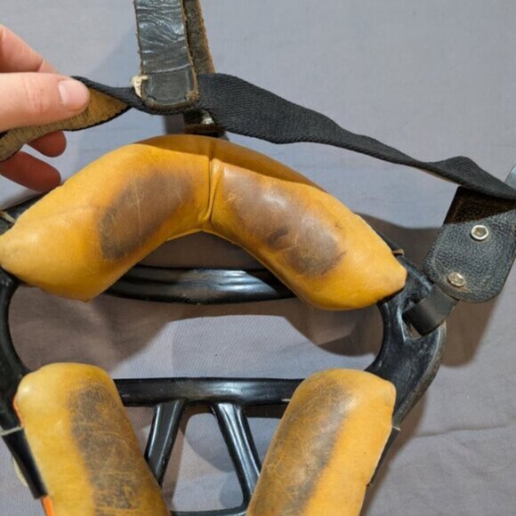 Vintage Baseball Catchers Mask - Picture 8 of 8